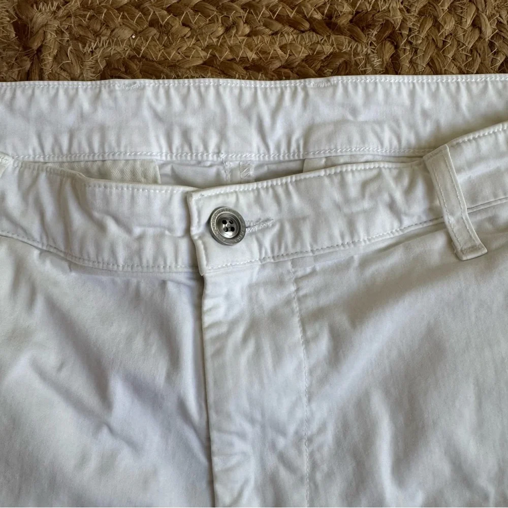 AG Men’s White Chino Shorts | The Griffin Relaxed Fit | 36” waist